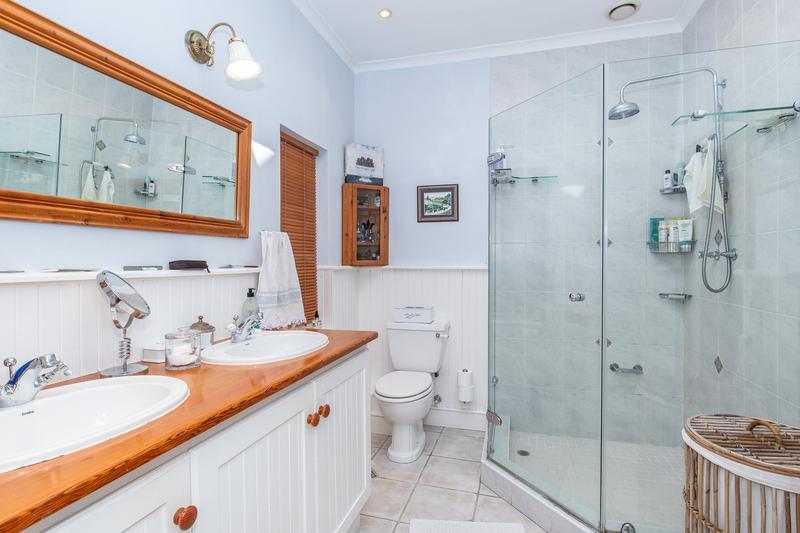 3 Bedroom Property for Sale in Lakeside Western Cape